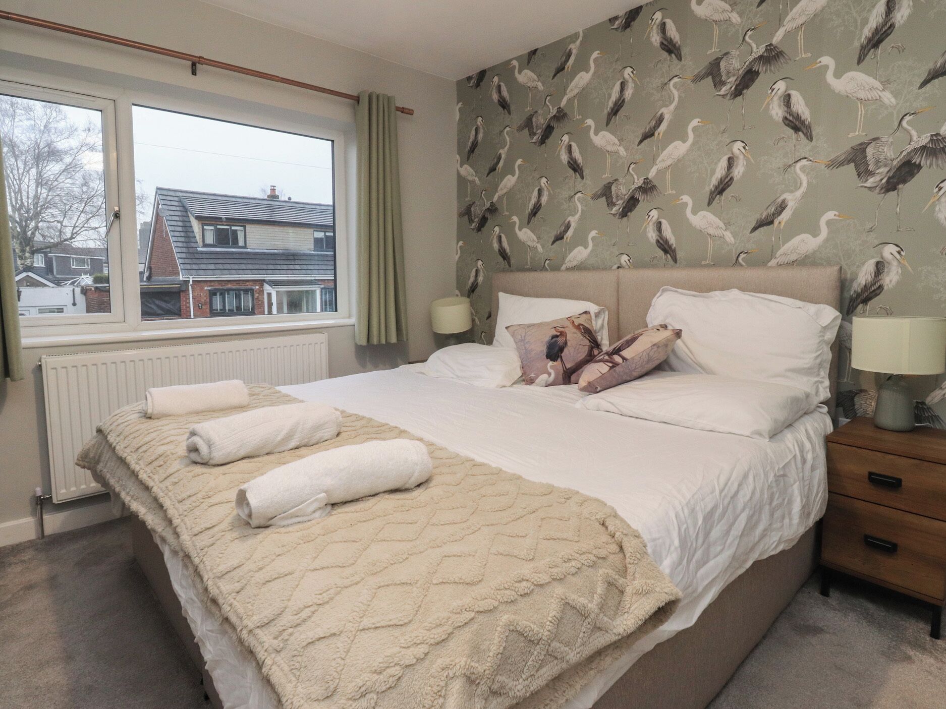 4 habitaciones, decoración personalizada y muebles diferentes 