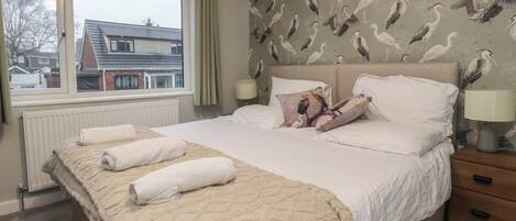 4 habitaciones, decoración personalizada y muebles diferentes