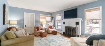 Cedar Hill: 4 bedroom home: Downtown Boyne City