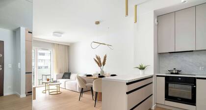 Jasielska 11 Poznań | Beige and Green Apartment with Parking and Bathtub