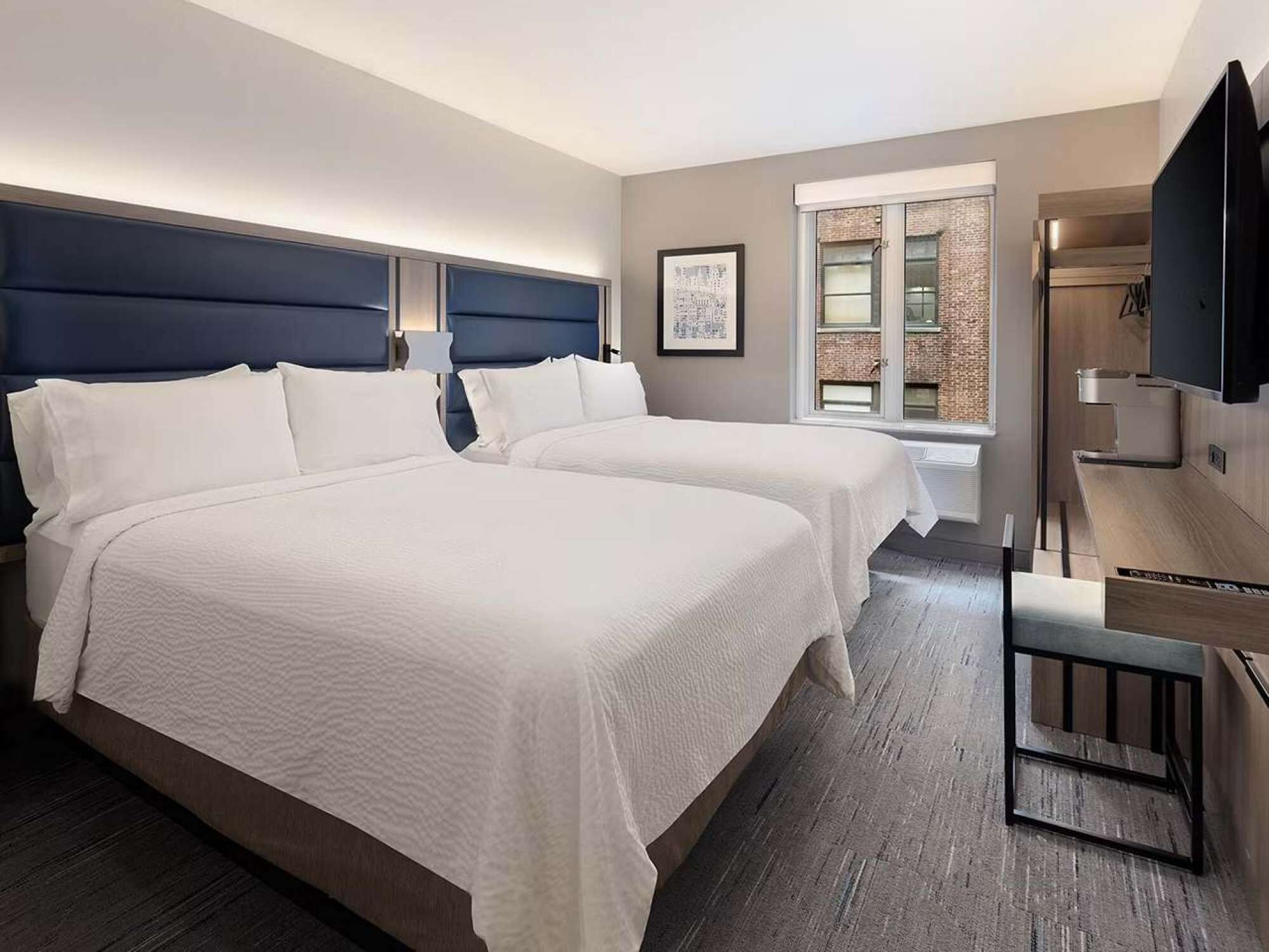 1 habitación, escritorio, tabla de planchar con plancha y wifi 