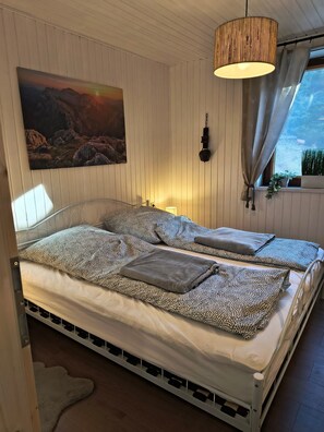 2 sovrum, strykjärn/strykbräda, wi-fi och sängkläder