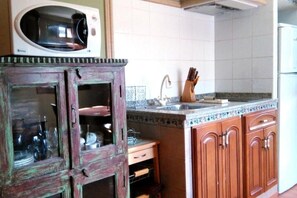 Private kitchen - Tictágora House: House 3 (Plasenzuela)