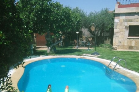 Pool. Tictágora House: House 3