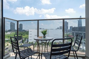 Deluxe-Apartment, 2 Schlafzimmer, Balkon | Speisen im Freien