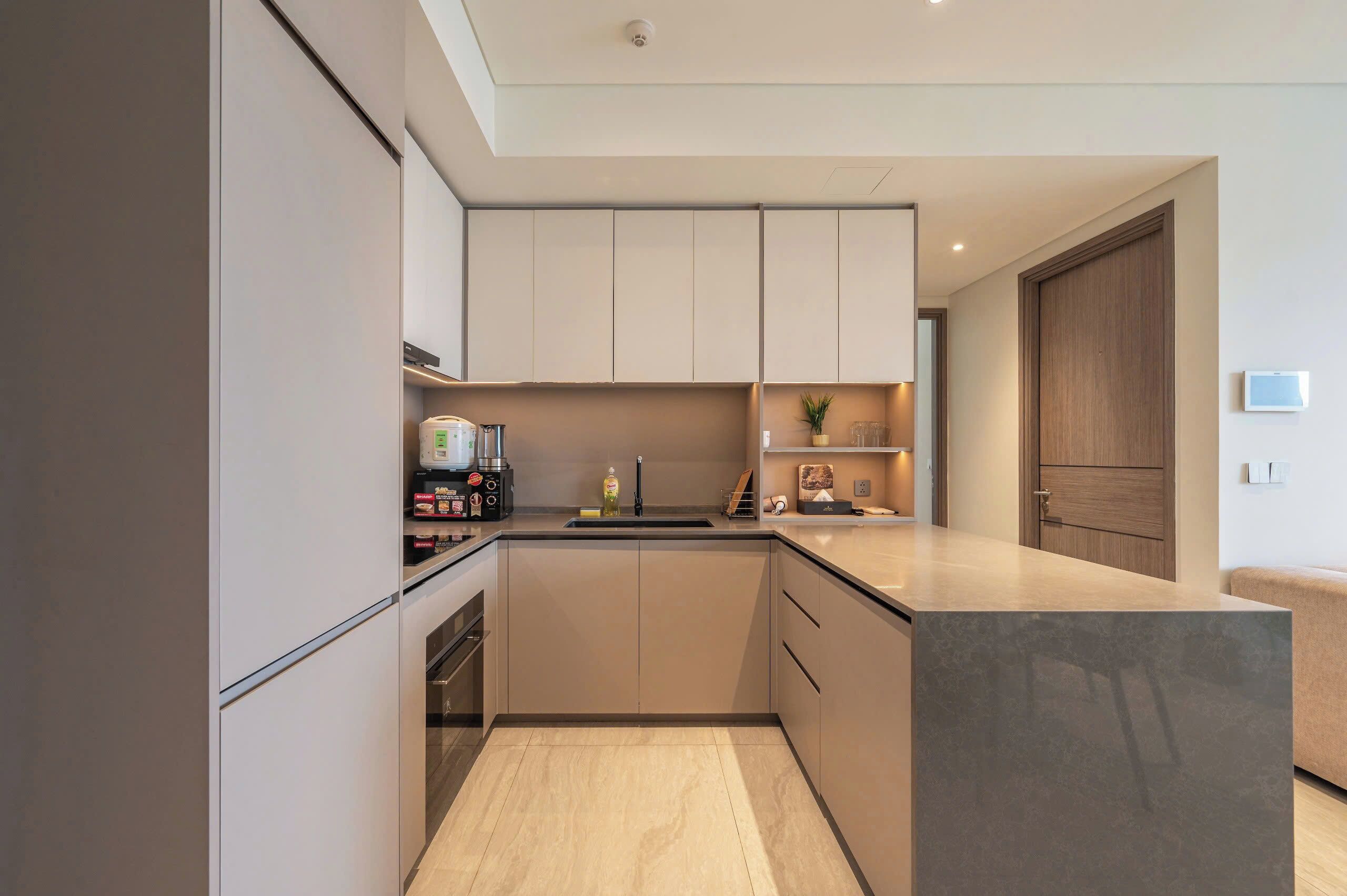 Leilighet – deluxe, 2 soverom, balkong | Eget kjøkken | Kjøleskap, mikrobølgeovn, ovn og kokeplater