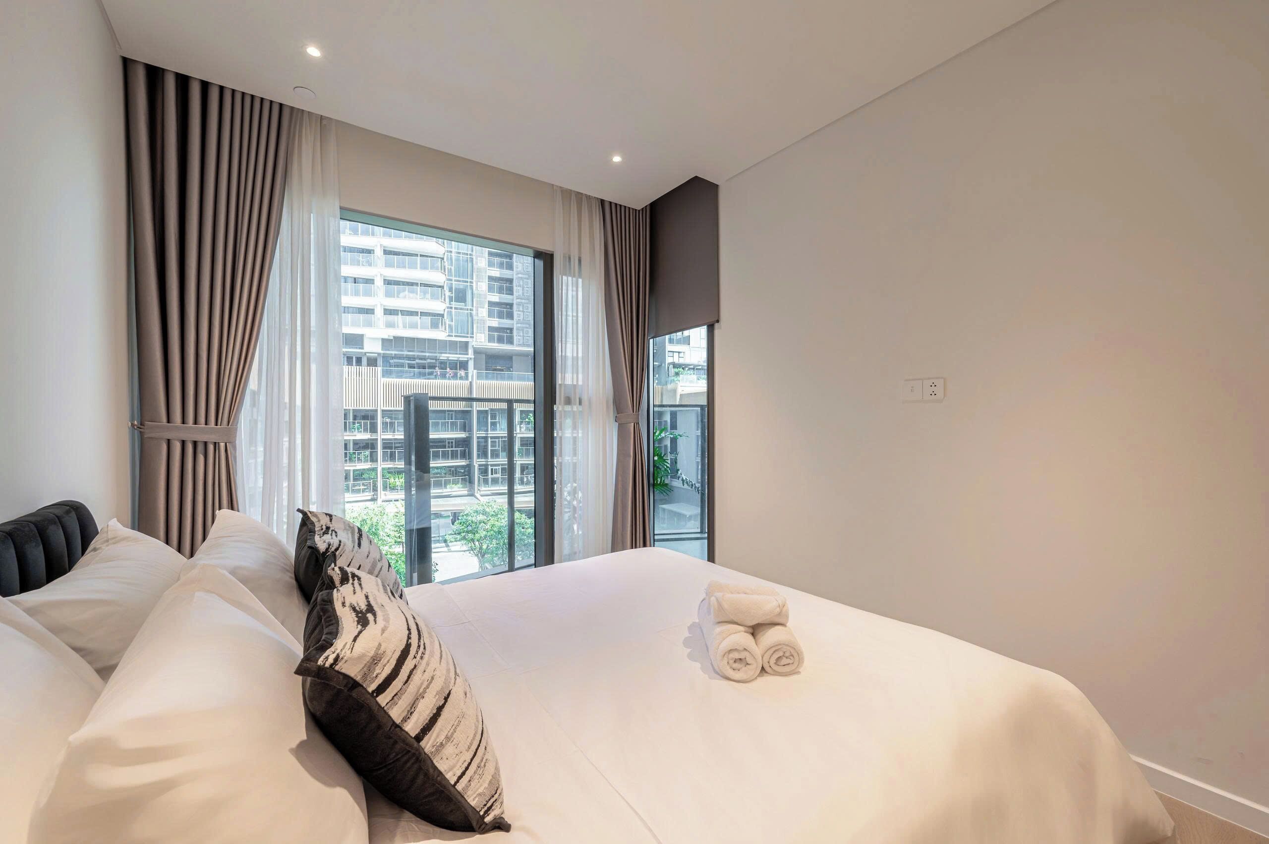 Leilighet – deluxe, 1 soverom, balkong | Sengetøy av topp kvalitet, senger med Select Comfort-madrass og minibar