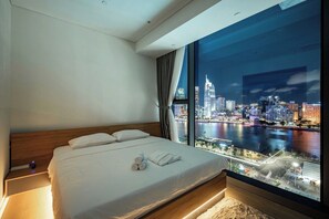 ดีลักซ์อพาร์ทเมนท์, 3 ห้องนอน, ระเบียง | เครื่องนอนระดับพรีเมียม, เตียง Select Comfort, มินิบาร์