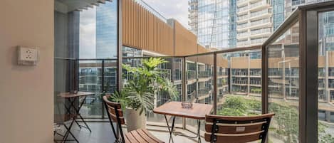 Deluxe Apartment, 1 Bedroom, Balcony | Outdoor dining