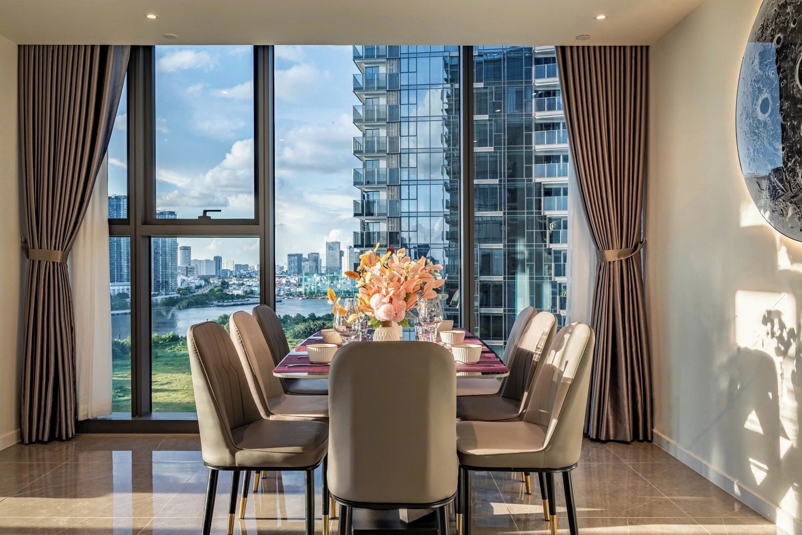 Căn hộ Deluxe, 3 phòng ngủ, ban công | Khu ăn uống