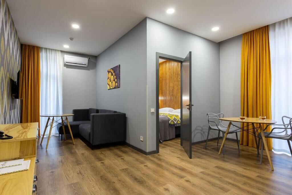 Suite, vue cour intérieure