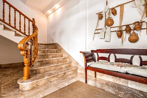 Interior - Luxurious traditional Mallorcan 4-bedroom village villa (Santa Margarida)
