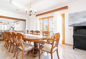 Dining - Luxurious traditional Mallorcan 4-bedroom village villa (Santa Margarida)