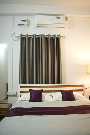 Iron/ironing board, free WiFi - Shivalik stays  (East Jorhat)