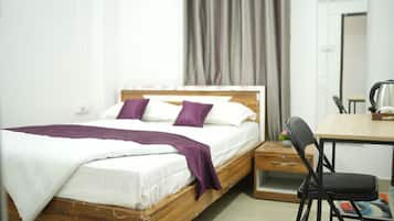 Standard Double Room | Iron/ironing board, free WiFi