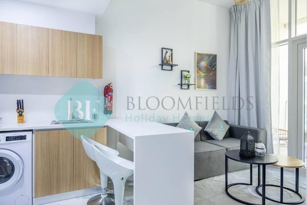 Apartment, Balcony | Interior - Bloomfields Modern 1BR In Masdar Cit (Abu Dhabi)