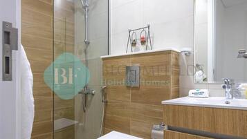 Apartment, Balcony | Bathroom