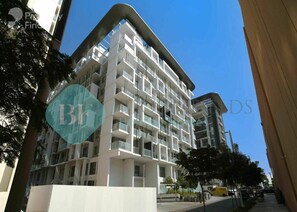 Exterior - Bloomfields Modern 1BR In Masdar Cit (Abu Dhabi)