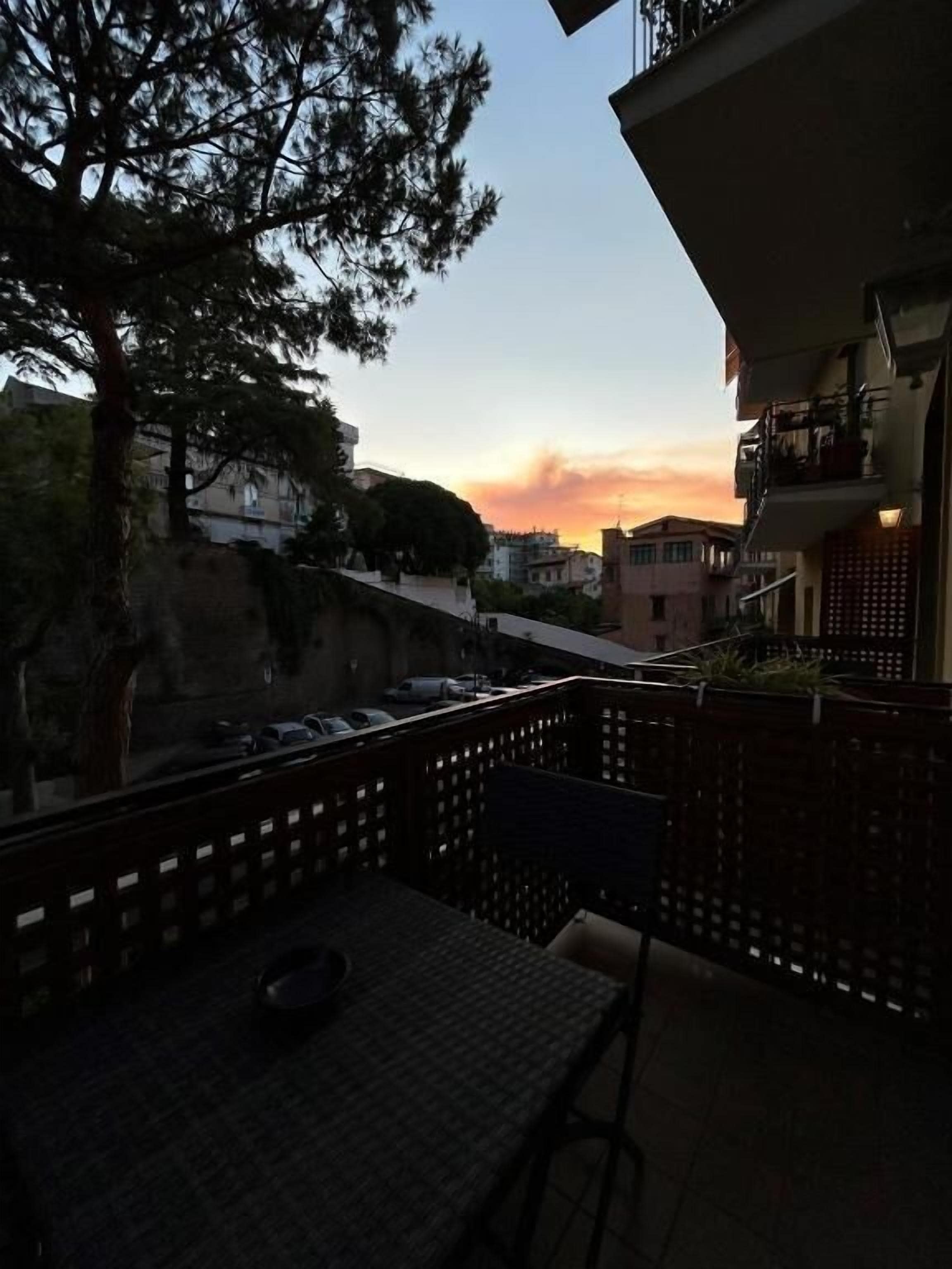 Tweepersoonskamer, balkon, uitzicht op de stad | Uitzicht vanuit de kamer