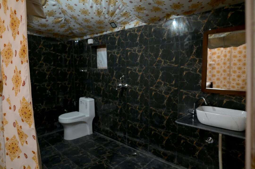 Ducha, artículos de tocador gratuitos, toallas, jabón