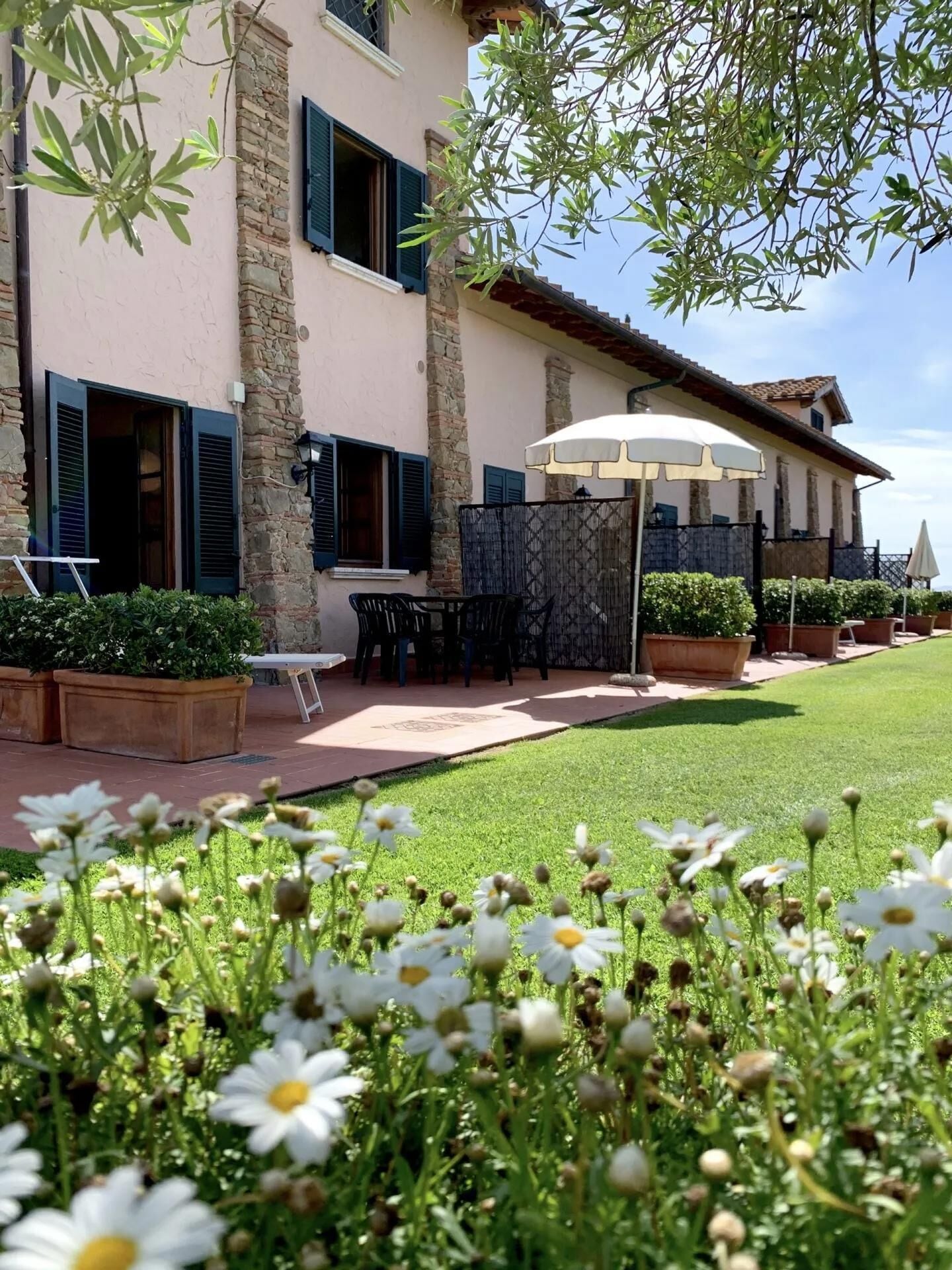 Appartement classique, 2 chambres, patio, vue sur le jardin | Détail de l’extérieur