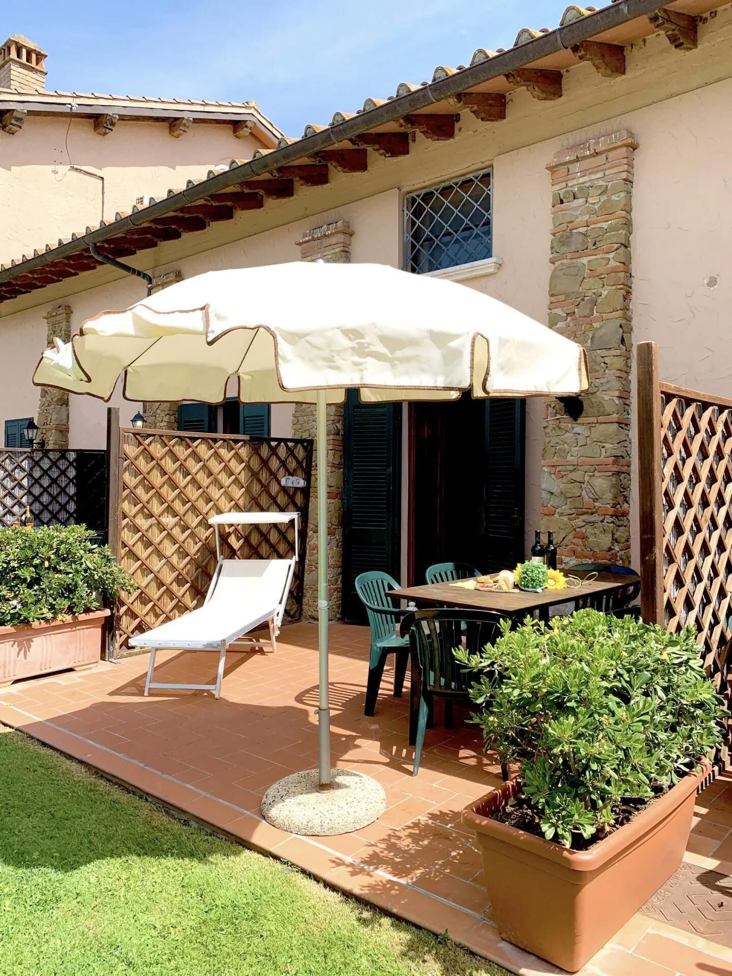 Duplex supérieur, 3 chambres, patio, vue sur le jardin | Terrasse/patio