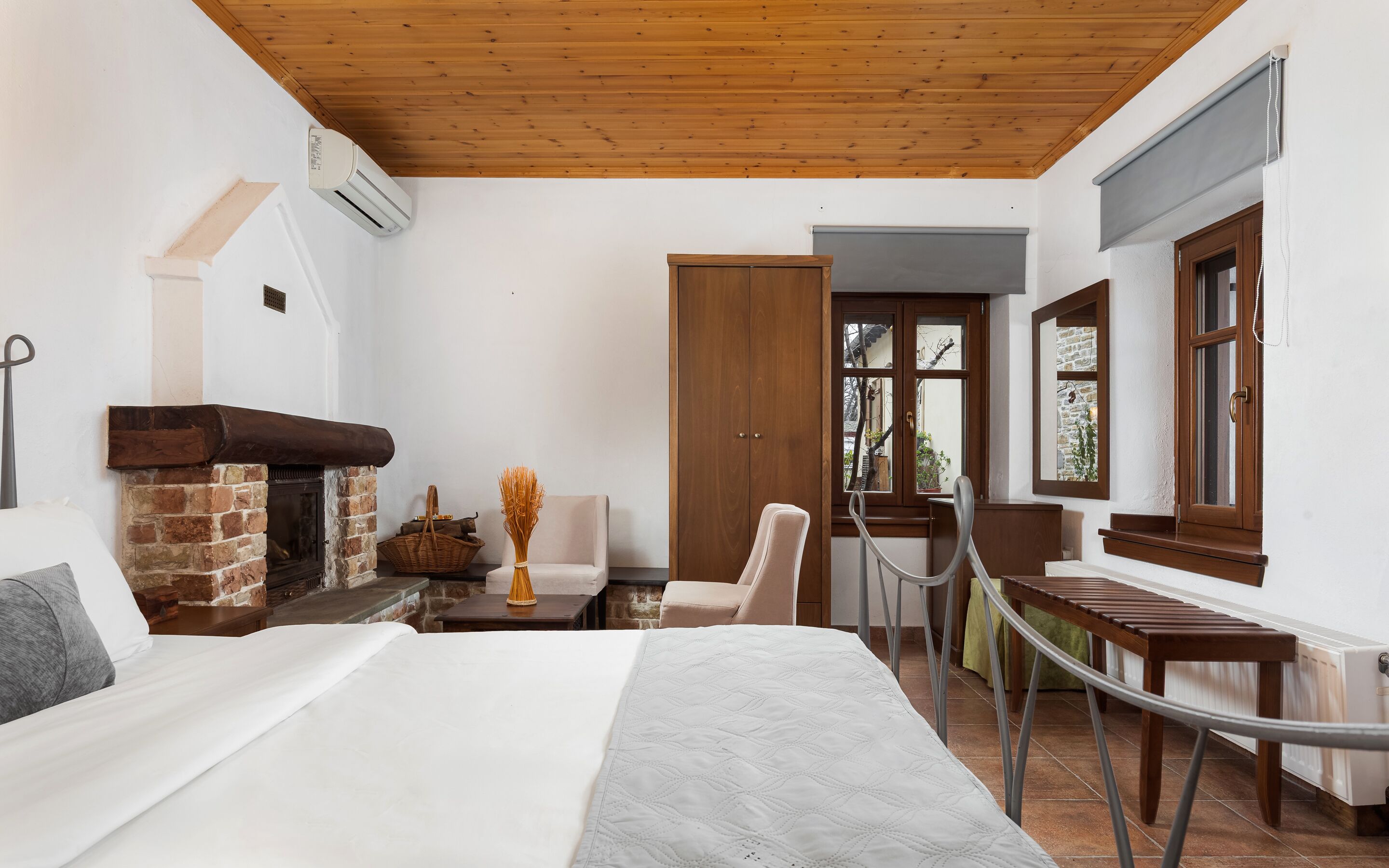 Junior Suite, Balcony | Egyptian cotton sheets, premium bedding, down duvets, memory-foam beds