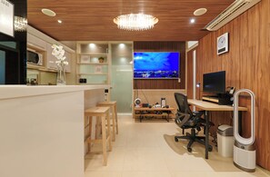 Interior - Warm Taipei 2BR. MRT at Door. Comfort & Fast Wi-Fi (Taipei City)