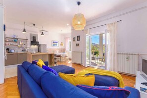Living area - Holiday apartment mit Klimaanlage (Pula)