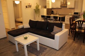 TV, fireplace - Holiday apartment mit Klimaanlage und Terrasse (Fažana)