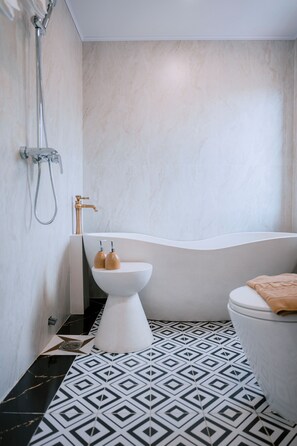 Free toiletries, hair dryer, towels, soap - Anara Sapa Hotel & Coffee (Sa Pa)