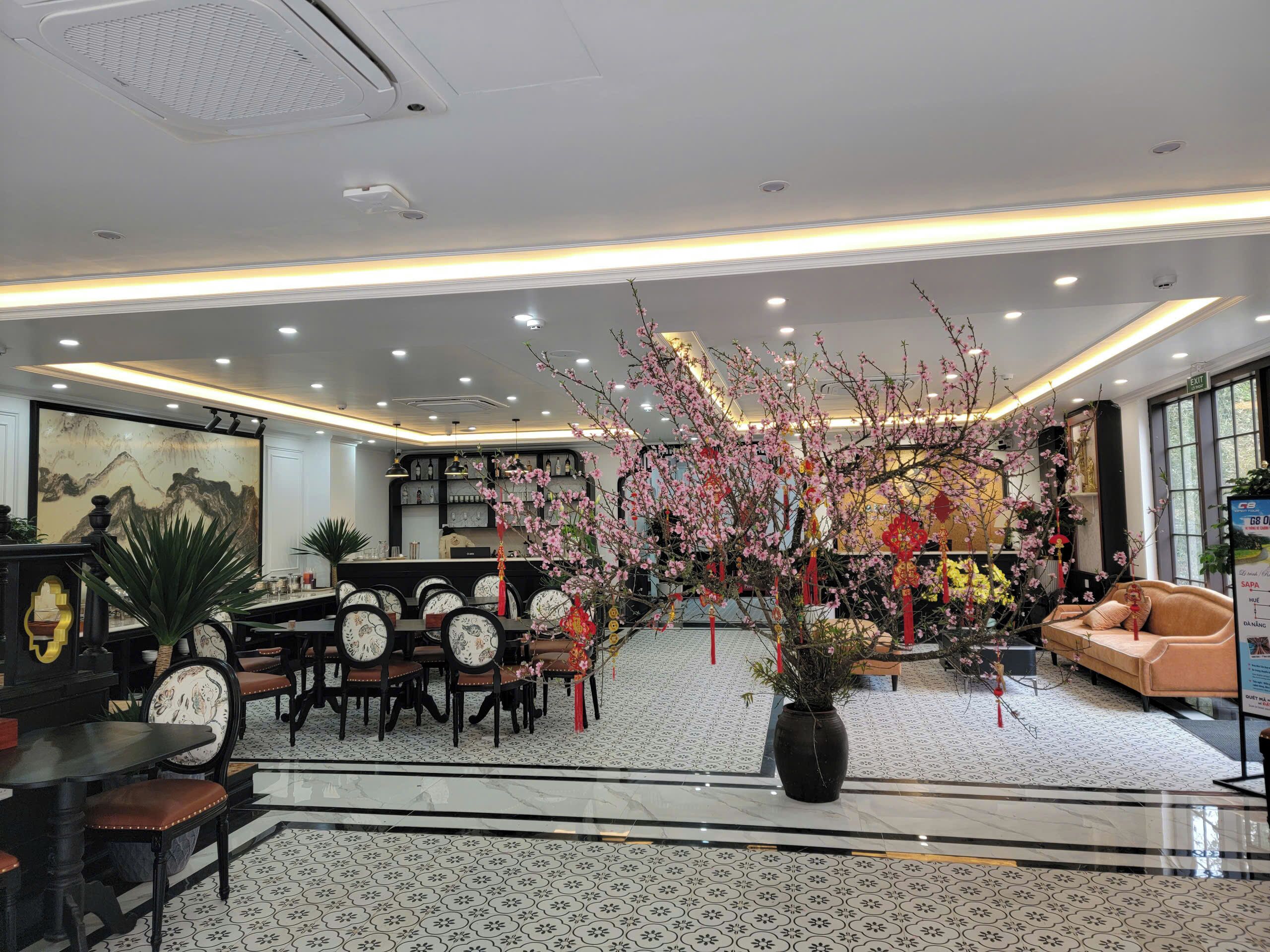 Deluxe Quadruple Room | Dining