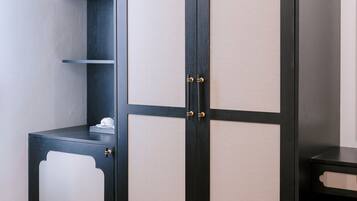 Deluxe Quadruple Room | Interior