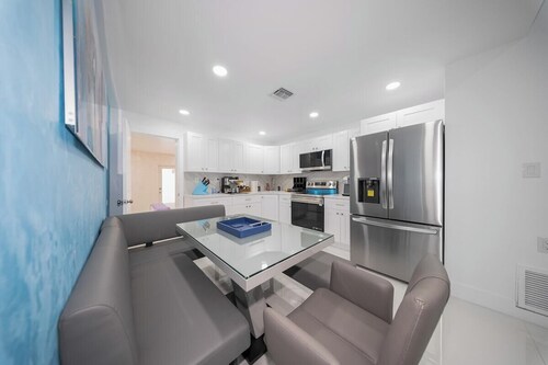 Stylish Entire home in Miami, Florida, United States - Full Comfort & Privacy