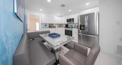 Stylish Entire home in Miami, Florida, United States - Full Comfort & Privacy