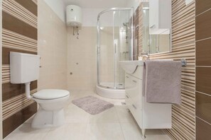 Bathroom - Holiday apartment with air conditioning and terrace (Funtana)