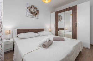 1 bedroom, WiFi - Holiday apartment with air conditioning and terrace (Funtana)