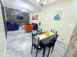 Living area - House & Food (Thiès)