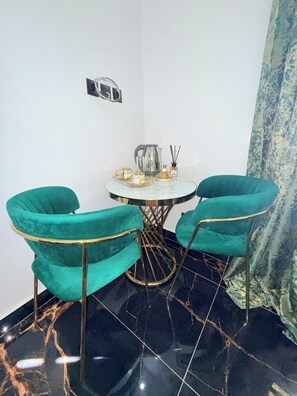 Comfort Room | Dining - House & Food (Thiès)