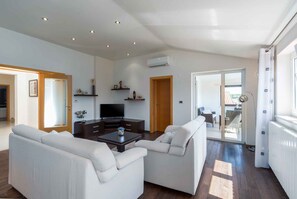 TV - Holiday apartment with air conditioning (Vrsar)