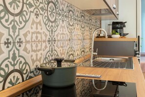 Fridge, microwave, oven, stovetop - Villa Natura – Deluxe (Neviano)