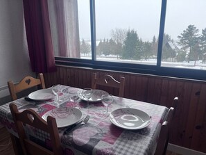 Dining - 4-Person Apartment with Pool in Super-Besse (Besse-et-Saint-Anastaise-Super Besse)