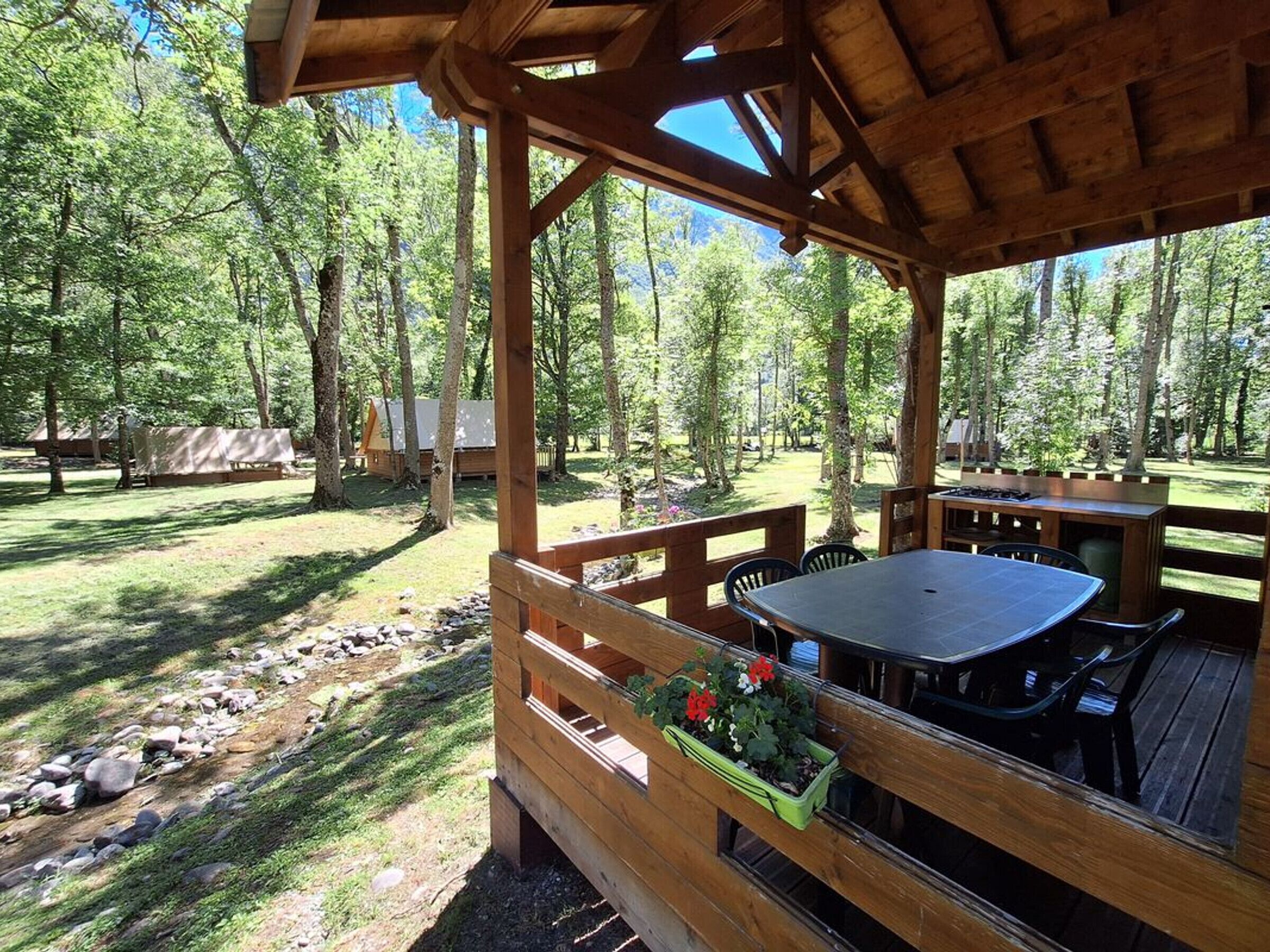 屋外ダイニングエリア