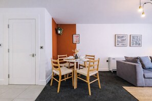 Interior - Media City 2 Beds & Free Parking (Salford)