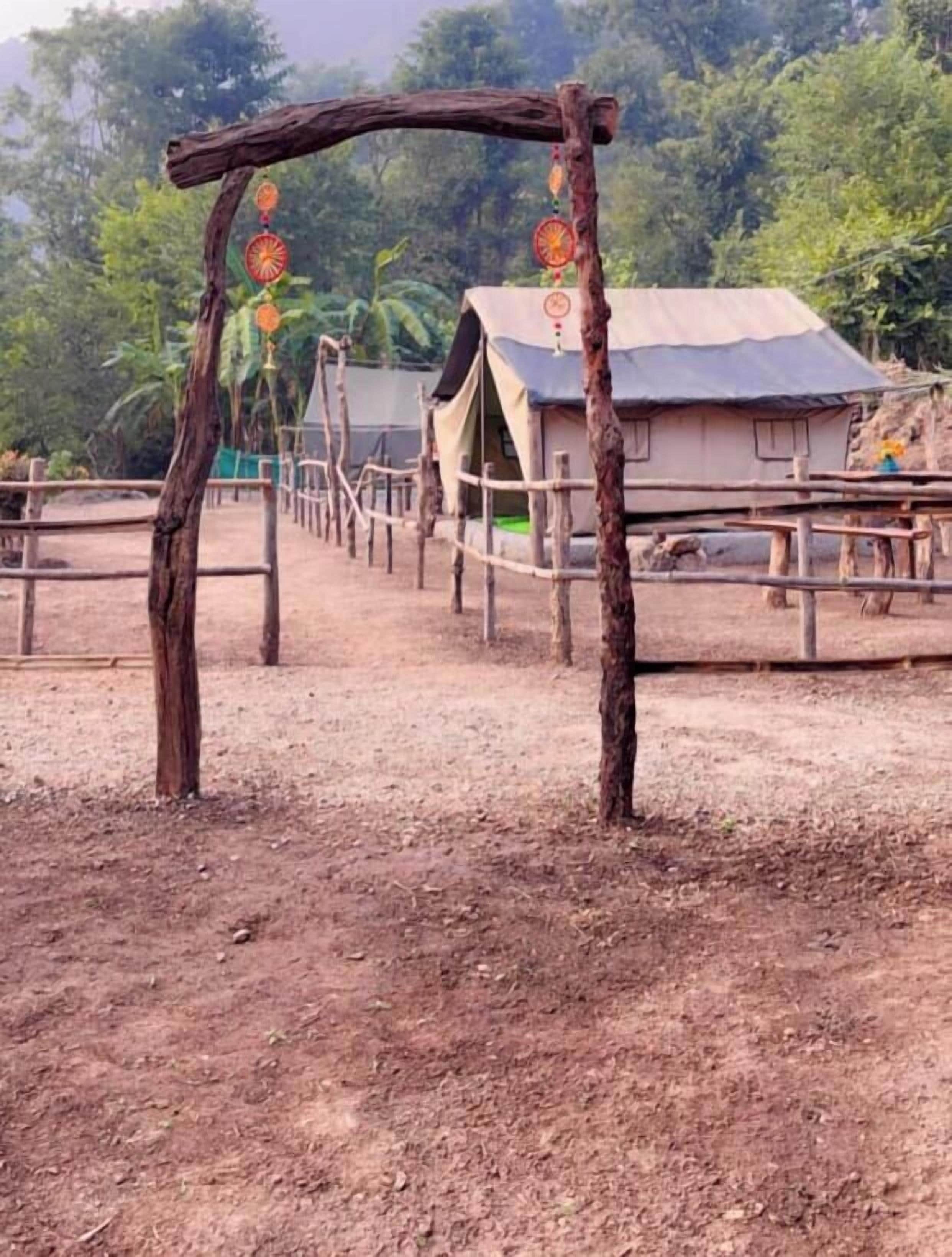 Classic Tent, Mountain View | Living area