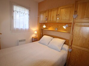 2 bedrooms - Luchon: Apt 2BR, Private Parking, Pets Allowed (Bagnères-de-Luchon)