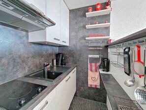 Fridge, microwave, dishwasher - Cozy apartment in Les Menuires, at the foot of the slopes with balcony (Les Menuires)