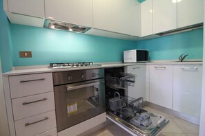 Kühlschrank, Herdplatte, Geschirrspüler
