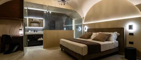 Deluxe Double or Twin Room, Balcony | In-room safe, blackout drapes, soundproofing, free WiFi