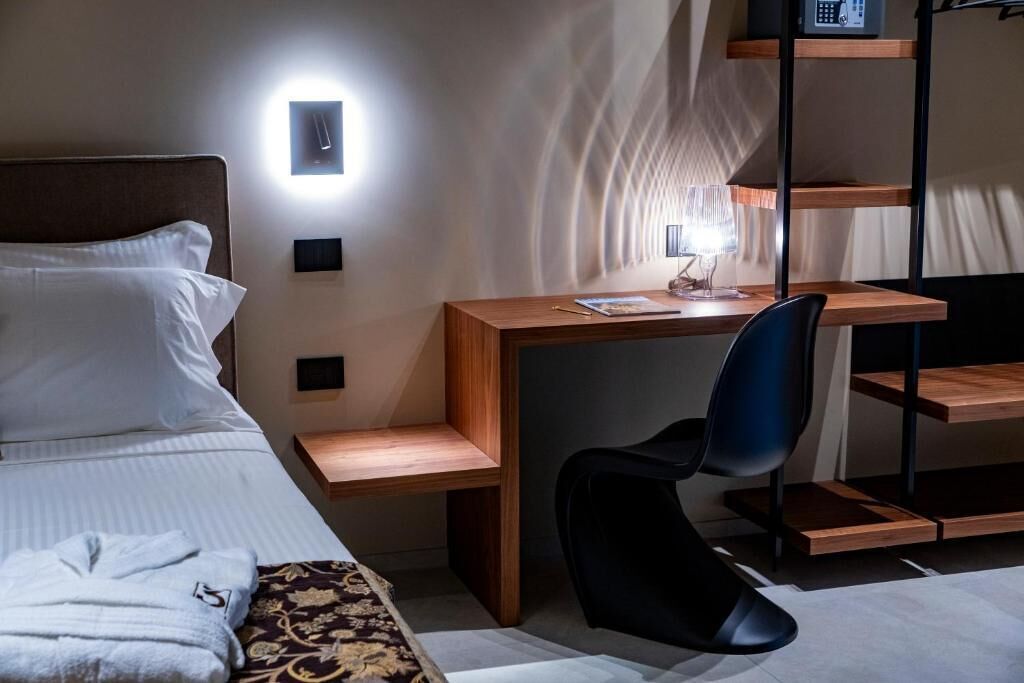 Doppia Deluxe, non fumatori, balcone | Una cassaforte in camera, tende oscuranti, insonorizzazione